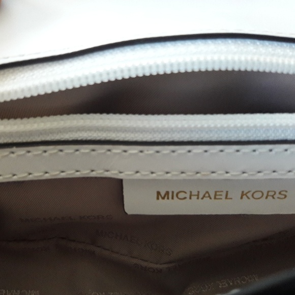 Michael Kors leather purse - Picture 6 of 8